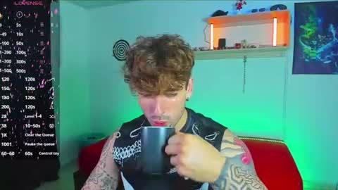 Snapshot of ares_blue chatting on 06.15.26 ares blue online show from 06.15.26