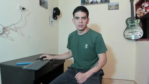 Snapshot of ares_johnsonn chatting on 03.12.25 Ares online show from 03.12.25