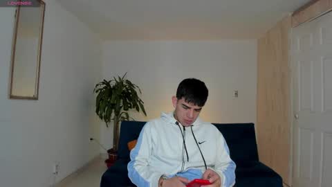 Snapshot of ares_johnsonn chatting on 10.10.25 Ares online show from 10.10.25