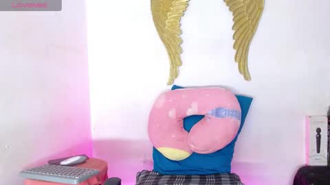 Sofia thomson online show from 04.05.26