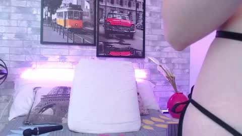 Snapshot of ari_james chatting on 12.04.24 Ahri James online show from 12.04.24