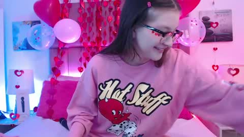 Snapshot of ari_james chatting on 02.14.25 Ahri James online show from 02.14.25