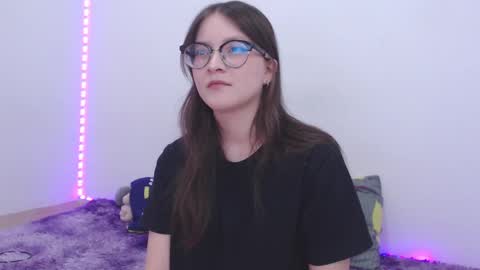 Snapshot of ari_james chatting on 09.15.25 Ahri James online show from 09.15.25