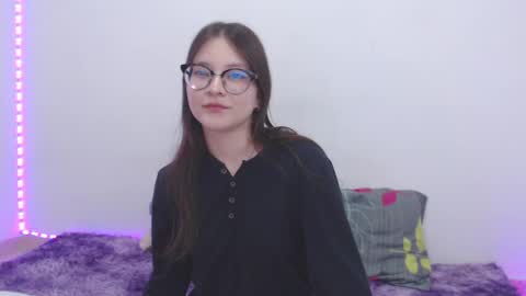 Snapshot of ari_james chatting on 09.26.25 Ahri James online show from 09.26.25