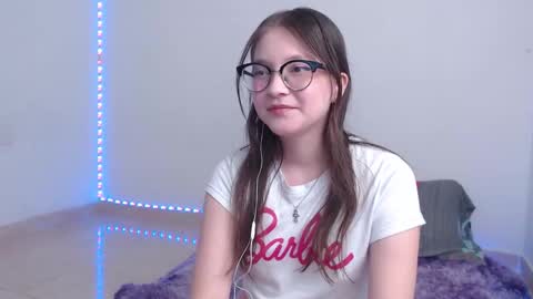 Snapshot of ari_james chatting on 10.21.25 Ahri James online show from 10.21.25