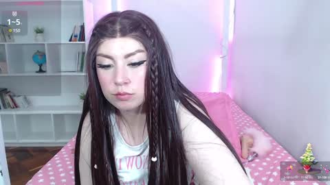 Snapshot of ari_rossee_ chatting on 01.16.25 online show from 01.16.25