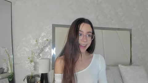 Ari Wilde online show from 06.07.26