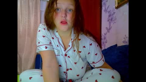 Snapshot of aria__dark chatting on 10.24.25 Aria online show from 10.24.25