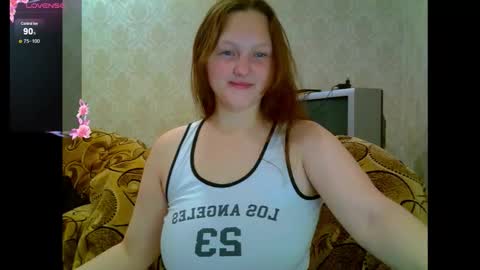 Snapshot of aria__dark chatting on 11.06.25 Aria online show from 11.06.25