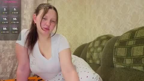 Snapshot of aria__dark chatting on 12.22.25 Aria online show from 12.22.25