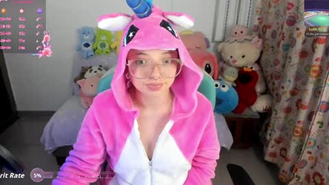 Snapshot of aria_alaia chatting on 04.11.26 Linda online show from 04.11.26