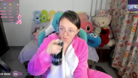 Snapshot of aria_alaia chatting on 04.11.26 Linda online show from 04.11.26