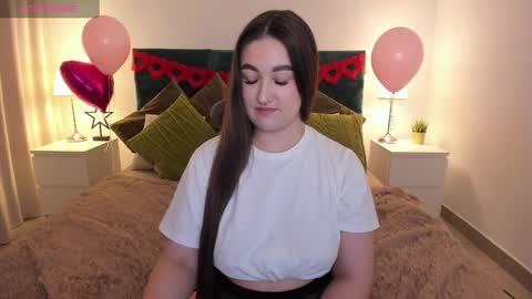 Snapshot of aria_blisss chatting on 02.19.25 aria_blisss online show from 02.19.25