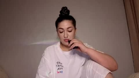 Snapshot of aria_blisss chatting on 12.23.25 aria_blisss online show from 12.23.25