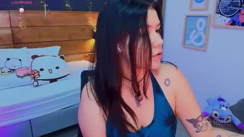 Snapshot of aria_bloomer chatting on 04.18.26 Ari online show from 04.18.26