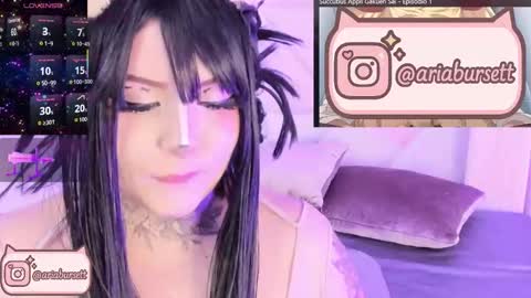 Snapshot of aria_bursett chatting on 10.16.25 Aria online show from 10.16.25