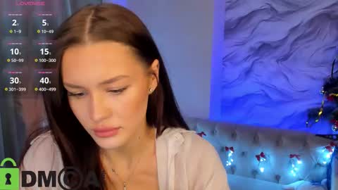 Snapshot of aria_mila chatting on 12.21.25 aria_mila online show from 12.21.25