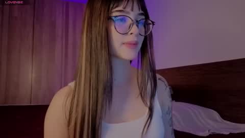 Snapshot of aria_mora chatting on 06.09.26 Roxxy online show from 06.09.26