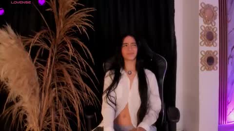 Snapshot of aria_velvet_ chatting on 03.14.26 Ariana online show from 03.14.26