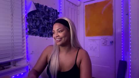 Snapshot of ariaatelier chatting on 01.06.26 Aria Atelier online show from 01.06.26