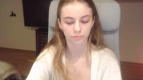 Snapshot of ariacreazy chatting on 10.16.25 AriaCreazy online show from 10.16.25