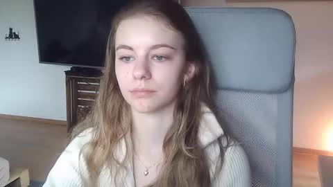 Snapshot of ariacreazy chatting on 10.27.25 AriaCreazy online show from 10.27.25