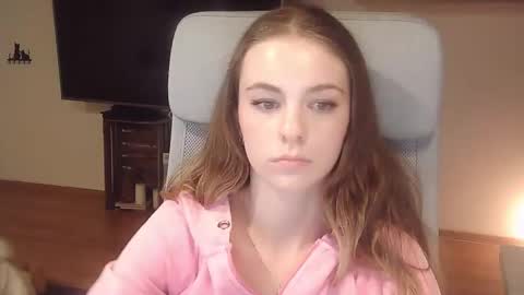 Snapshot of ariacreazy chatting on 10.29.25 AriaCreazy online show from 10.29.25