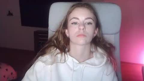 Snapshot of ariacreazy chatting on 11.17.25 AriaCreazy online show from 11.17.25