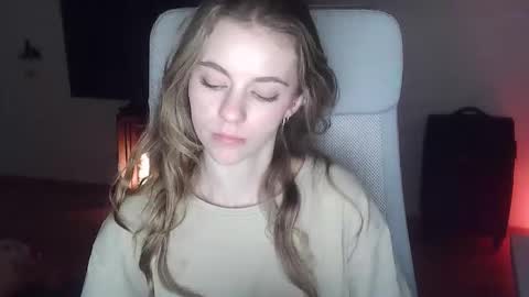 Snapshot of ariacreazy chatting on 12.18.25 AriaCreazy online show from 12.18.25