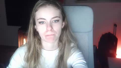 Snapshot of ariacreazy chatting on 12.21.25 AriaCreazy online show from 12.21.25