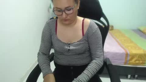 ...Ariana... online show from 02.18.25