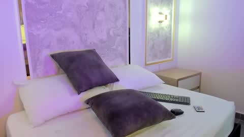 Snapshot of ariadna_boneville chatting on 03.19.26 A R I A D N A online show from 03.19.26