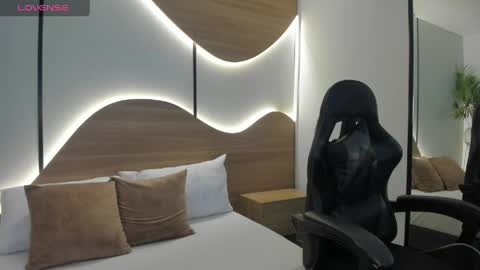 Snapshot of ariadna_boneville chatting on 03.31.26 A R I A D N A online show from 03.31.26