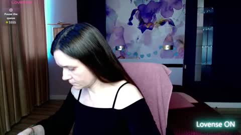 Snapshot of ariagrays chatting on 03.18.26 AriaGray online show from 03.18.26