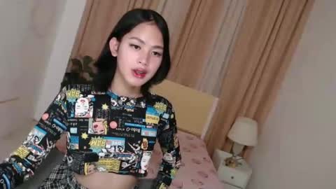 Snapshot of ariahooper chatting on 01.10.25 Christine JorgensenChristmas wish breasts implants online show from 01.10.25