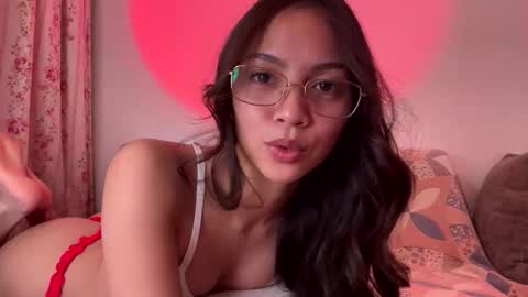 Snapshot of ariamariz chatting on 11.23.25 Aria Mariz online show from 11.23.25