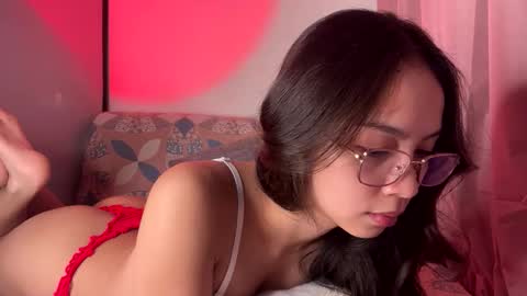 Snapshot of ariamariz chatting on 12.05.25 Aria Mariz online show from 12.05.25