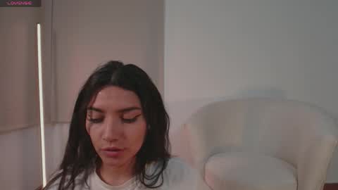 Snapshot of ariana_bae_ chatting on 04.18.26 online show from 04.18.26