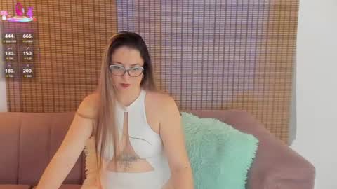 Ariana Cruz online show from 08.04.26