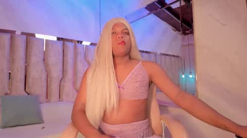 ariana_grande233 online show from 02.19.26