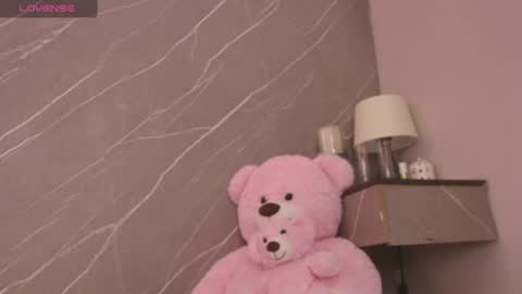 Ariana online show from 07.12.26