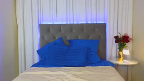 Snapshot of ariana_petite chatting on 01.19.26 Ariana online show from 01.19.26