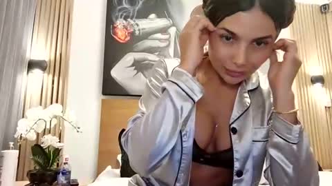Snapshot of ariana_valdirii chatting on 04.30.26 cristina online show from 04.30.26