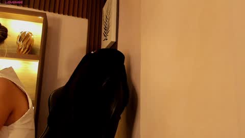 Ari online show from 01.12.25