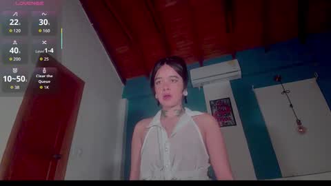 ariana_whitee online show from 10.27.25