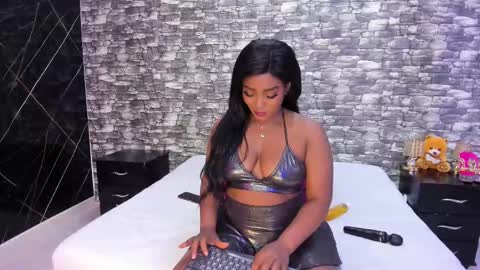 Snapshot of arianaablack chatting on 03.01.25 Ariana online show from 03.01.25