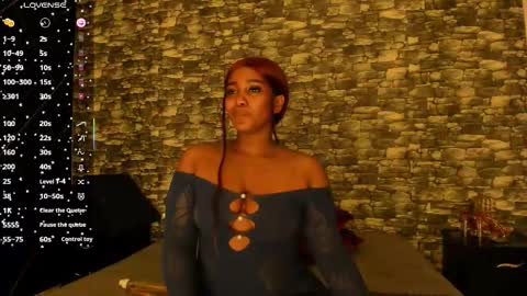 Snapshot of arianaablack chatting on 10.05.25 Ariana online show from 10.05.25