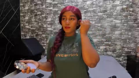 Snapshot of arianaablack chatting on 10.17.25 Ariana online show from 10.17.25