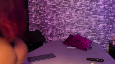 Snapshot of arianaablack chatting on 01.14.26 Ariana online show from 01.14.26