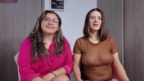 Snapshot of arianablake_11 chatting on 12.14.25 Ariana online show from 12.14.25